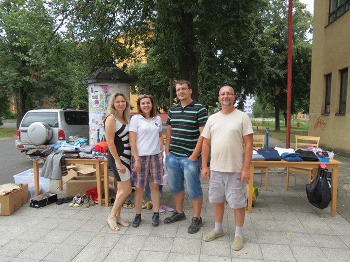 Bazár s oblečením pre dospelých 001