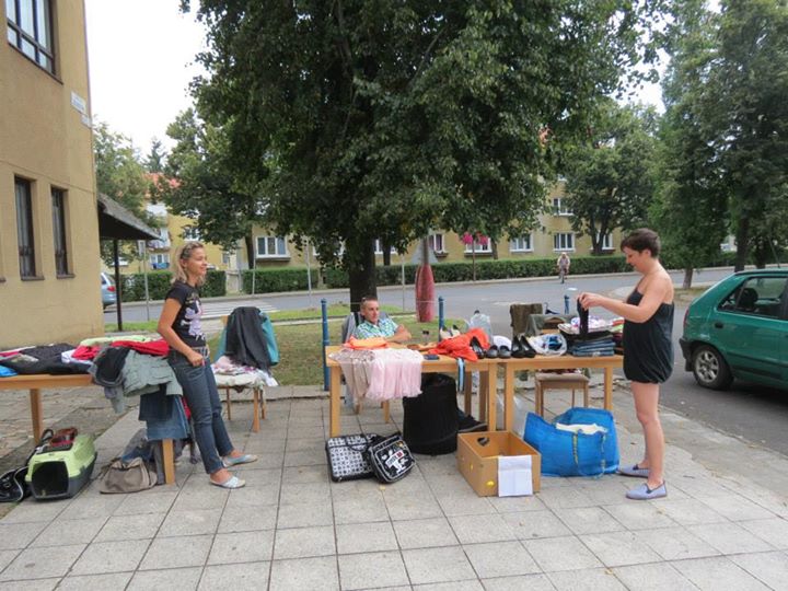 Bazár s oblečením pre dospelých 002