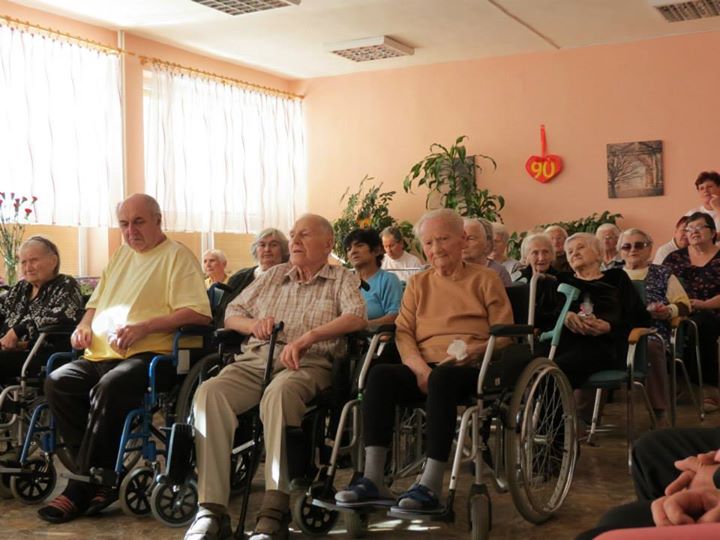 Mesiac úcty starším 002